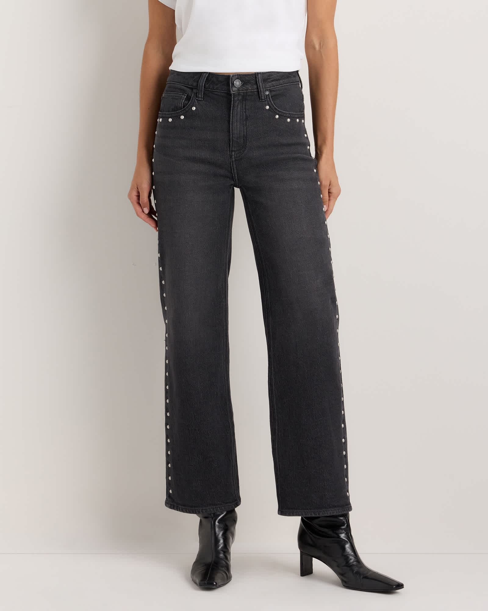 W-PNT-202-CHABLA-SZ26-01_EDITED.jpg