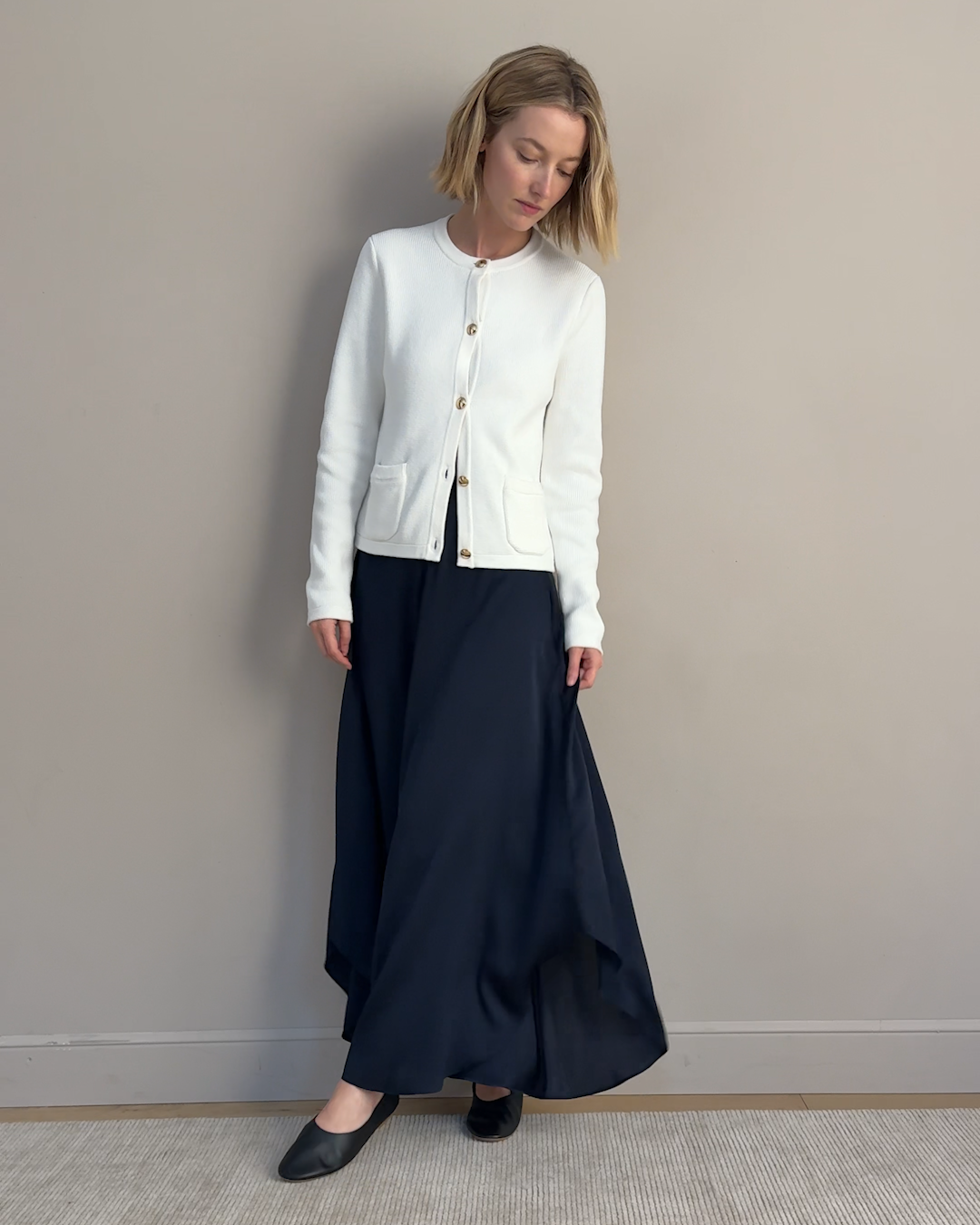 Women-s_Washable_Stretch_Silk_Palazzo_Pants_Navy_IH_Model_4x5.png